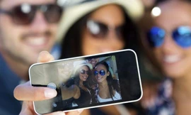 Người sử dụng điện thoại iPhone thường vui vẻ hơn, hướng ngoại hơn, mạo hiểm hơn và kiếm nhiều tiền hơn người dùng Android.