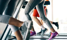 Chạy bộ trên máy tập cũng rất tốt cho cơ thể.