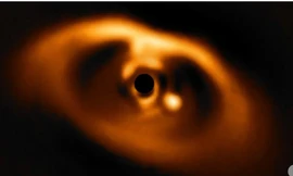 Bức ảnh đầu tiên chụp được sự ra đời của hành tinh mới.