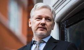 Ông chủ WikiLeaks Julian Assange đang trong tình trạng sức khỏe suy yếu. Ảnh: The Sun.