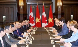 Thủ tướng Nguyễn Xuân Phúc hội đàm cấp cao với Thủ tướng Canada Justin Trudeau. Ảnh: VGP