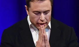 Tỷ phú Elon Musk đã phải xin lỗi thợ lặn Vernon Unsworth.