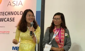 Đại diện Ecohost đang thuyết trình về dự án của mình.Ảnh: ADB