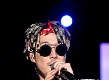 Diễn viên hài, ca sỹ nổi tiếng Hàn Quốc Haha đã nhiều lần sang Việt Nam biểu diễn và luôn có số lượng lớn các fan hâm mộ. 