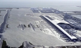 Sân bay quốc tế Kansai bị ngập nặng bởi siêu bão Jebi mạnh nhất trong vòng 25 năm qua tại Nhật Bản.