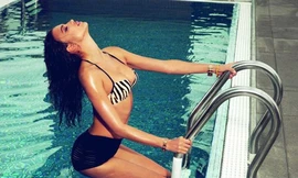 Kiều nữ vay tiền để đi bể bơi 'săn tình'