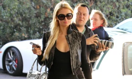 Paris Hilton đi khám răng cũng ăn mặc sexy