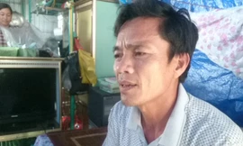 Ông Chu Văn Hộ kể lại sự việc với phóng viên. Ảnh: Tuấn Nguyễn