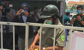 Dỡ bỏ phong tỏa khu dân cư nơi có vợ chồng bác sĩ mắc COVID-19 