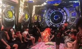 Hàng chục “dân chơi” thác loạn ma túy trong quán karaoke lúc rạng sáng