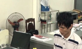 Cô gái bị cướp xe máy, kéo lê trên đường