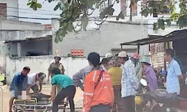 Một phụ nữ thương tích trong nhà vệ sinh tại bến xe ở Phan Thiết