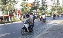  Phẫn nộ với người đi gom quà từ thiện mùa dịch COVID-19