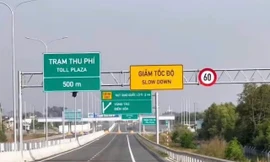 Thông xe tạm cao tốc Bến Lức – Long Thành cho dân đi lại dịp Tết