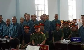 Xử sơ thẩm 30 bị cáo gây rối tại cổng UBND tỉnh Bình Thuận 