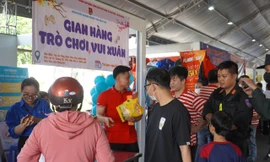 Giảm giá 50% hàng Tết cho công nhân 