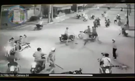 Hàng chục người vác mã tấu gây náo loạn, quây công an ở Biên Hòa