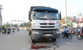 Tai nạn kinh hoàng tại nút giao thông 3 tầng, một phụ nữ chết thảm