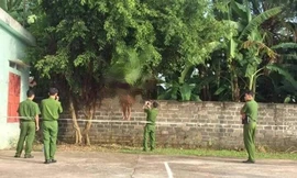 Người đàn ông tử vong trong tư thế treo cổ khi đang ở chơi nhà bạn