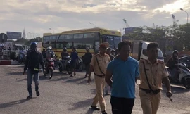 Tài xế xe ben tông xe cảnh sát trong cuộc rượt đuổi như phim hành động