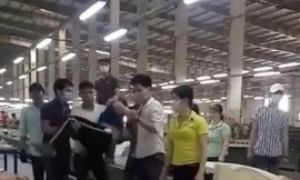 Nam thanh niên bỏ trốn sau khi đánh đồng nghiệp nữ ngất xỉu