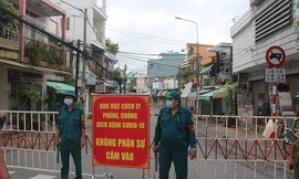 Phong tỏa khu vực bệnh nhân 595 cư trú, khoảng 900 nhân khẩu bị cách ly tại chỗ