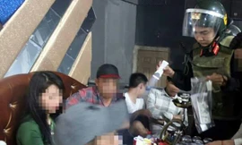 Lực lượng chức năng kiểm tra quá bar trá hình H5 phát hiện nhiều đối tượng sử dụng ma túy