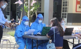 Bệnh nhân COVID-19 tăng cao, Đồng Nai thiếu thuốc điều trị