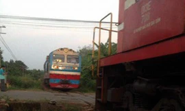Hai tàu hỏa suýt tông nhau ở Đồng Nai