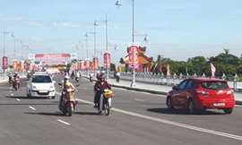 Trái khoáy việc đặt tên cầu ở Huế