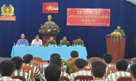 Tha tù trước thời hạn 12 phạm nhân trong trại giam Chí Hòa