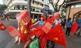 Người Sài Gòn đổ xô ra đường cổ vũ đội bóng đá U22 Việt Nam