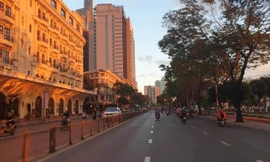 Ngày đầu đi làm sau kỳ nghỉ Tết, trung tâm Sài Gòn thông thoáng