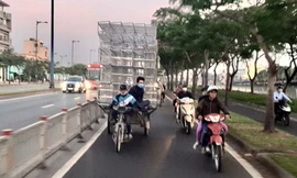 Xe máy 'hết đát' đại náo đường phố Sài Gòn