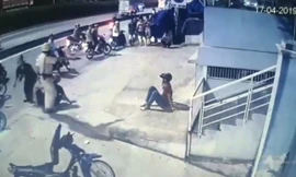Xác minh làm rõ video CSGT chĩa súng, đánh người