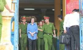 Huyền Như tại phiên tòa sáng nay. Ảnh Việt Văn