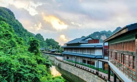 Khu suối khoáng Onsen “độc nhất vô nhị” ở Việt Nam: Đẹp và xịn như Nhật Bản, vừa mở đã kín