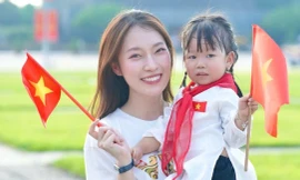 Trào lưu chụp ảnh với quốc kỳ, hát quốc ca dịp Quốc khánh 2/9