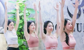 Thí sinh Hoa hậu Việt Nam khoe dáng săn chắc trên sàn tập