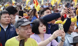 Toàn cảnh người dân nô nức dự khai hội Gò Đống Đa