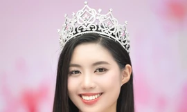 Chuyện chưa kể về phần thi ứng xử của Á hậu Châu Anh khiến khán giả Huế vỗ tay rần rần 