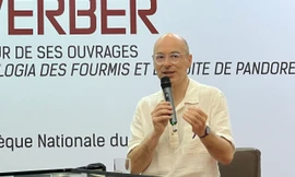 Nhà văn Bernard Werber - cha đẻ 'Kiến': Từng bị kiến tấn công suýt mất mạng