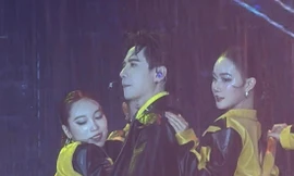 Khán giả đội mưa tầm tã xem Anh trai say hi