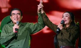 NSND Thu Hiền và NSND Trung Đức hát 'Trường Sơn Đông, Trường Sơn Tây', kể lại ngày đi qua mưa bom bão đạn