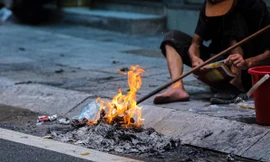 Sự thật về tục đốt vàng mã dịp rằm tháng 7