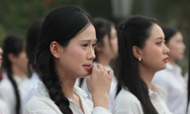 Thí sinh Hoa hậu Việt Nam bật khóc khi thăm Thành cổ Quảng Trị