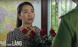 Phố trong làng tập 9: Gái quê (Trần Vân) mang hoa đến tán tỉnh trưởng công an xã