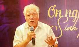 Gia thế của giọng đọc huyền thoại đón danh hiệu Nghệ sĩ Nhân dân ở tuổi U80