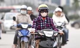 Người Hà Nội run run đón rét đầu mùa