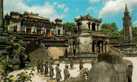 Lăng Khải Định bị trộm cổ vật